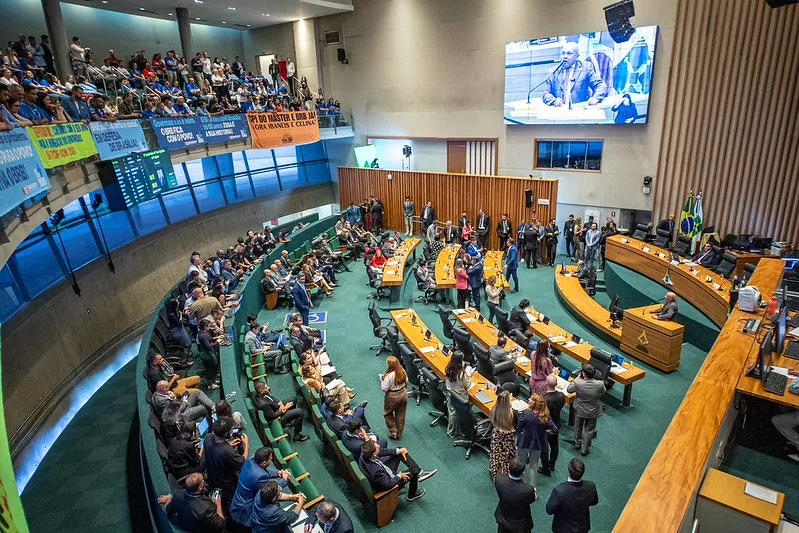 Texto foi aprovado em dois turnos nesta terça-feira (3)
