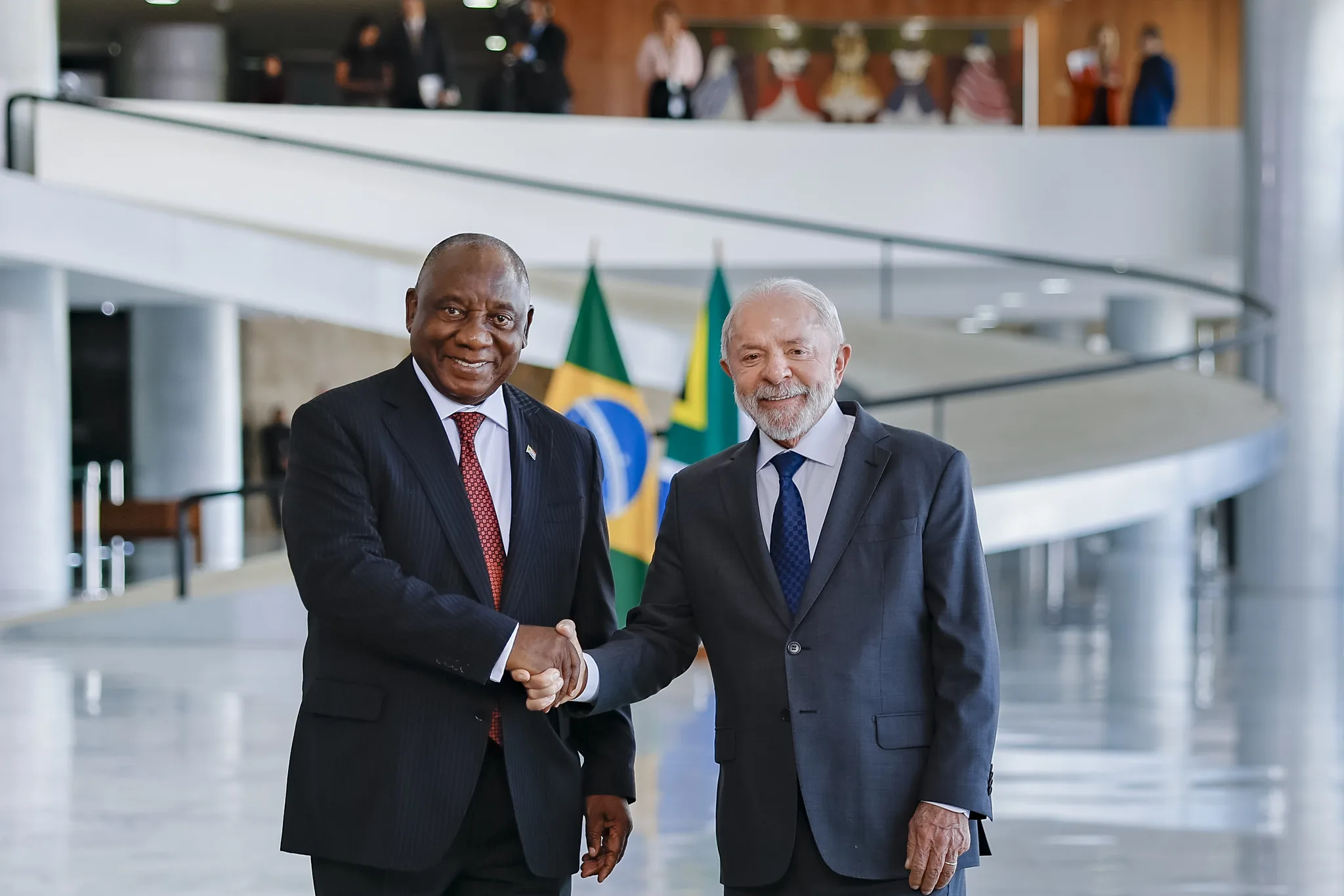 Lula recebeu seu aliado, o presidente da África do Sul, Cyril Ramaphosa, no Palácio do Planalto, em Brasília.