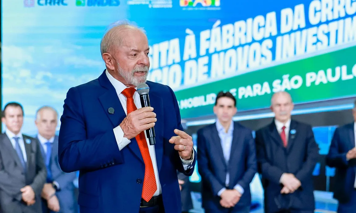 Presidente da República, Luiz Inácio Lula da Silva, durante visita às instalações da nova fábrica da CRRC
