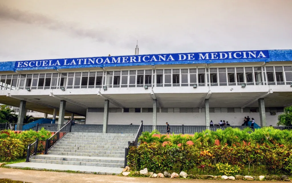 Vista da Escola Latino-Americana de Medicina (ELAM), em Havana