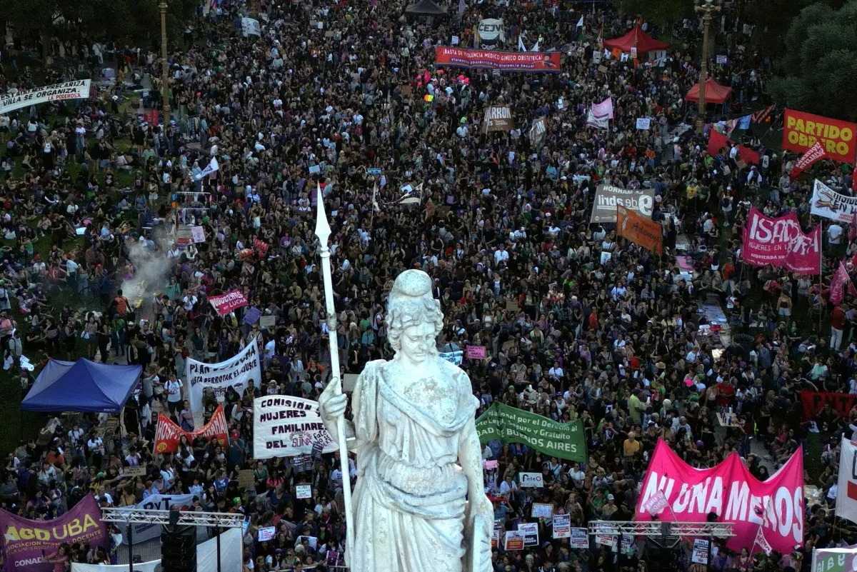 Argentinas participam de marcha do Dia da Mulher em 2026