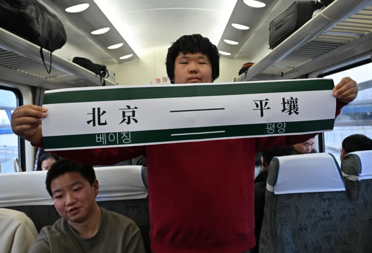 Trem entre China e Coreia do Norte volta a circular após 6 anos de interrupção