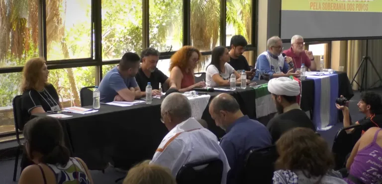 1ª Conferência Antifascista debate resistência ao governo Milei na Argentina