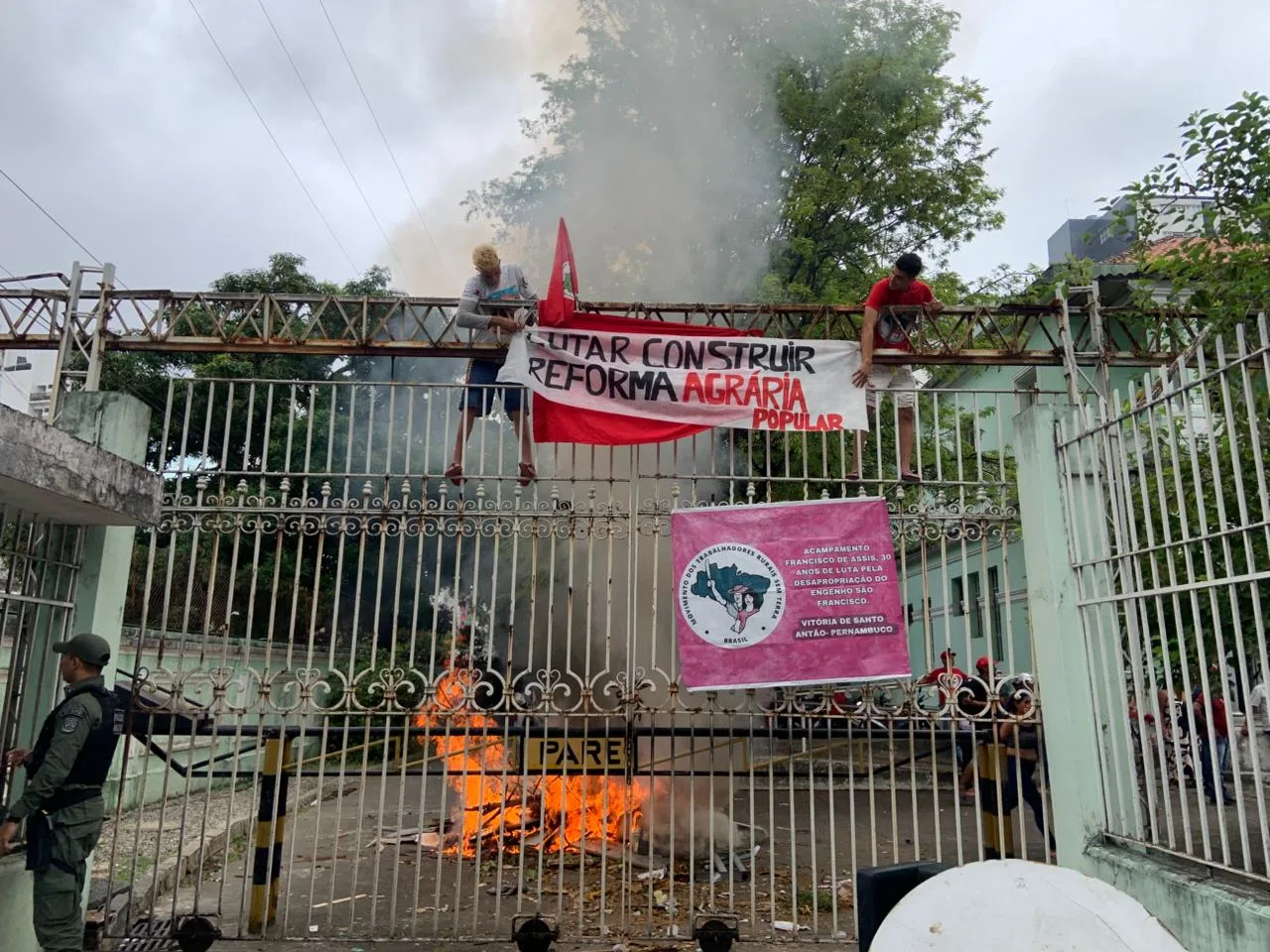 Trabalhadores da Regional Galiléia ocupam sede do Incra, no Recife