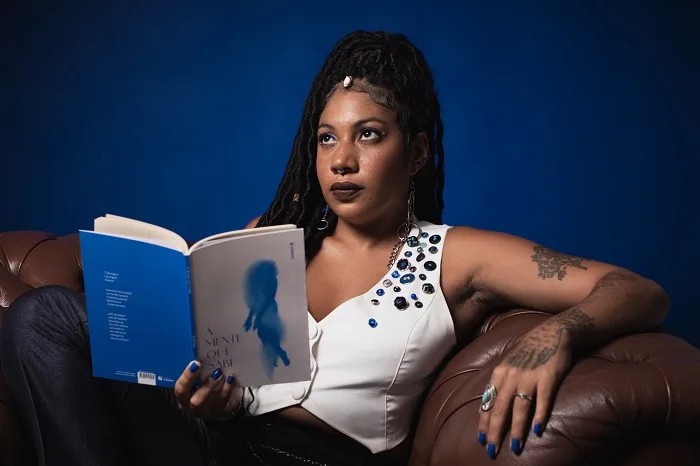 A historiadora, escritora e poetisa recifense Bell Puã já foi finalista do Prêmio Jabuti em 2020