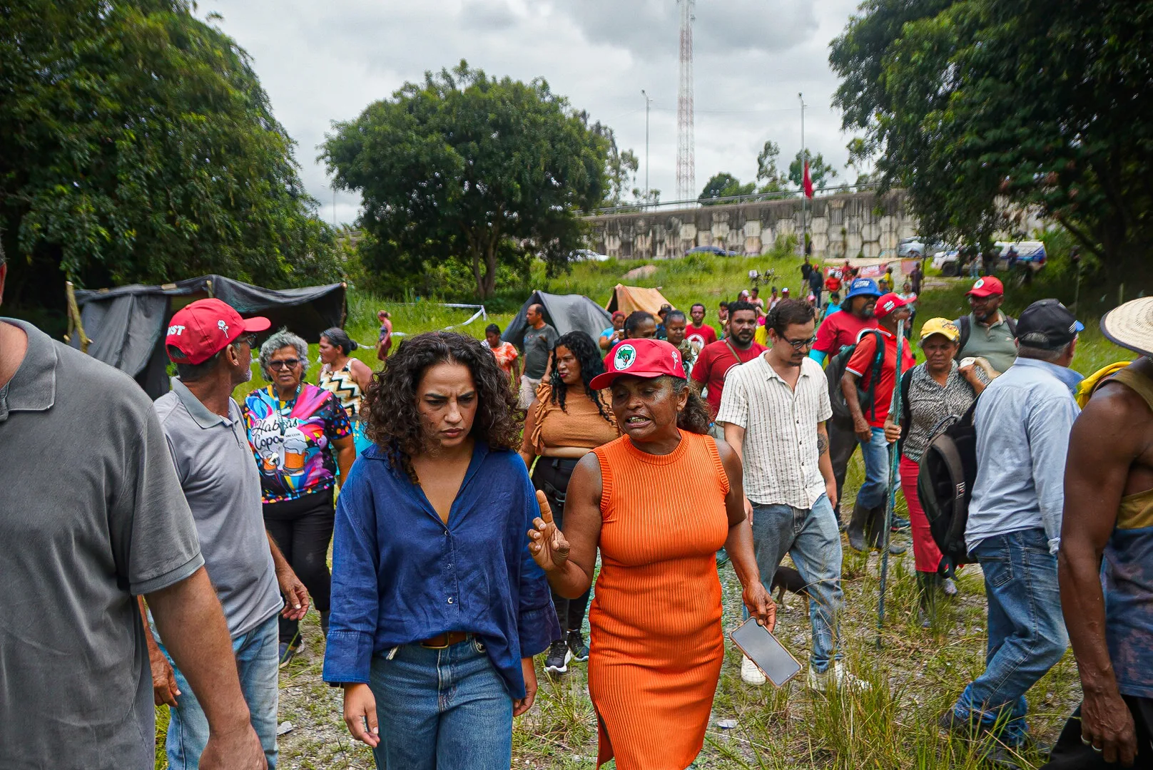 Em São Lourenço da Mata (PE), cerca de 200 famílias ocuparam terreno em que se planejou erguer a Cidade da Copa, que nunca saiu do papel
