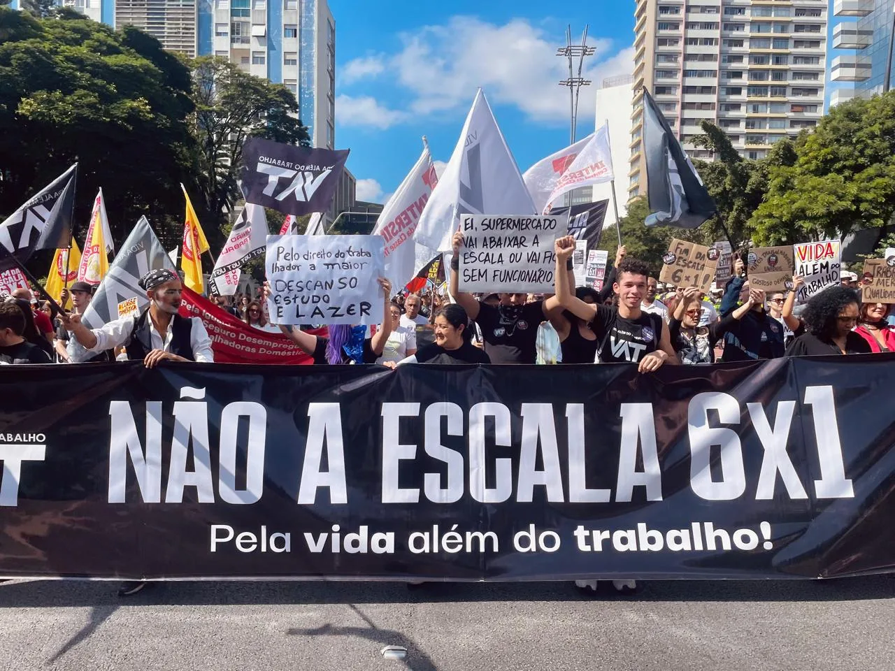 População manifesta apoio à redução da jornada de trabalho