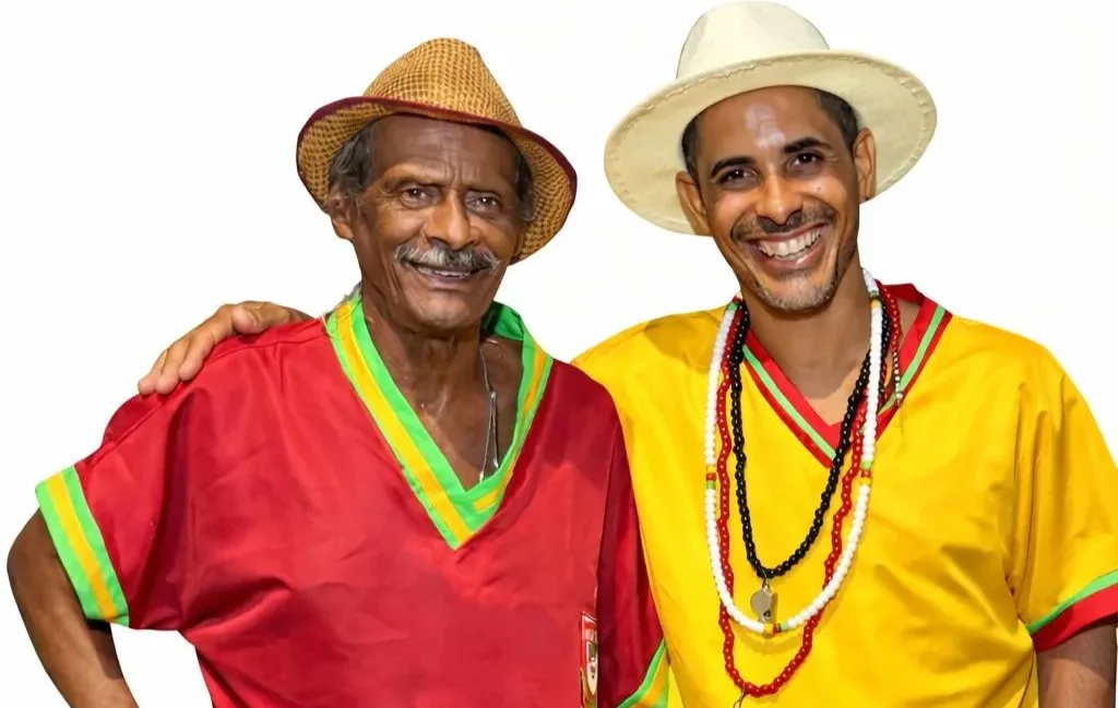 Mestre Walter (de vermelho) e Marcílio Alcântara (de amarelo).
