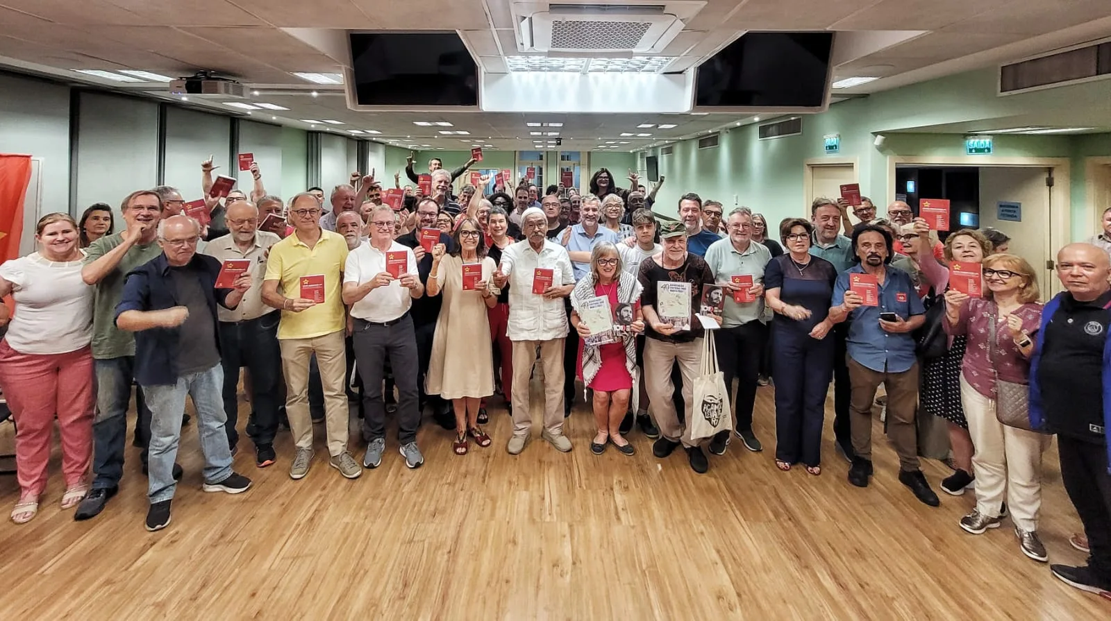 Durante o lançamento,  Olívio Dutra falou sobre a importância da memória, da análise estrutural e da autocrítica, e sugeriu que a esquerda precisa enfrentar seus próprios limites