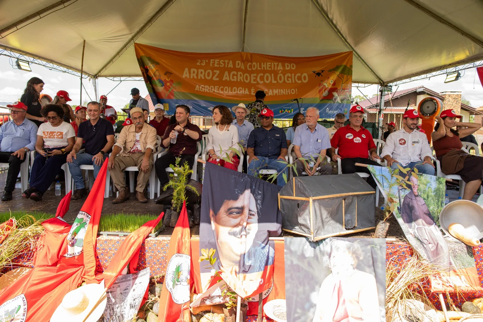 A 23ª Festa da Colheita do Arroz Agroecológico reuniu centenas de famílias assentadas, lideranças políticas, representantes de órgãos públicos e convidados internacionais