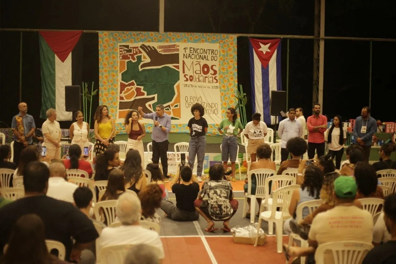 Primeira atividade do Encontro Nacional reuniu parlamentares e lideranças dos movimentos populares