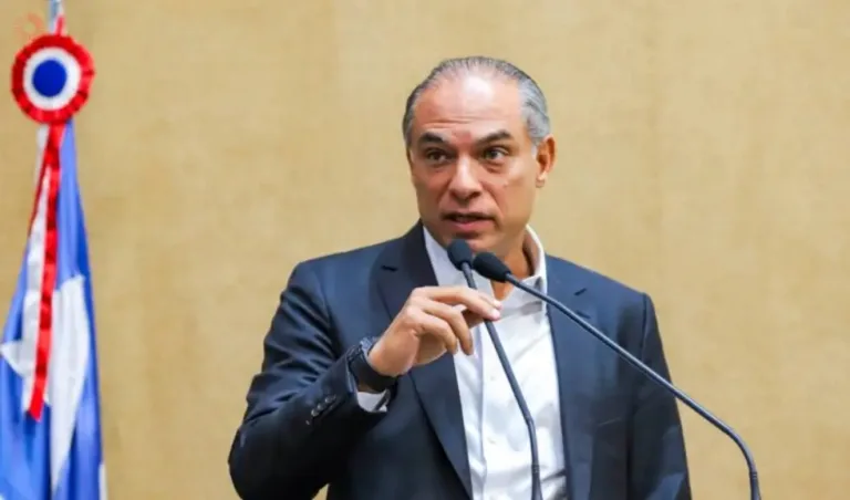 André Mendonça desobriga ex-CEO do Banco Master a comparecer na CPMI do INSS