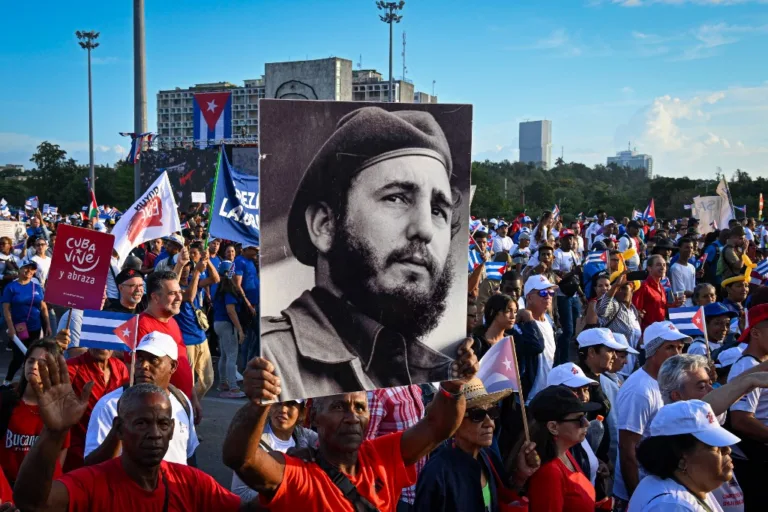 Movimentos realizam em Brasília abertura do centenário de Fidel Castro