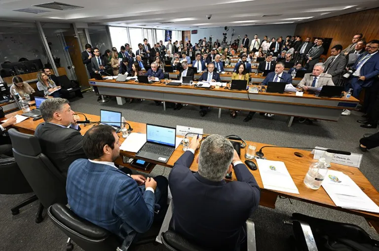 PF envia mensagens de conteúdo íntimo de Daniel Vorcaro à CPMI do INSS
