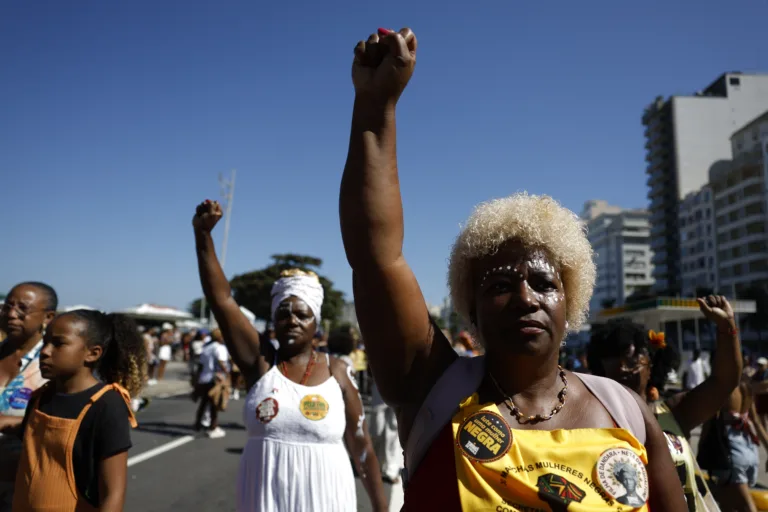  Fortalecer a Democracia, o Esperançar e o Bem Viver