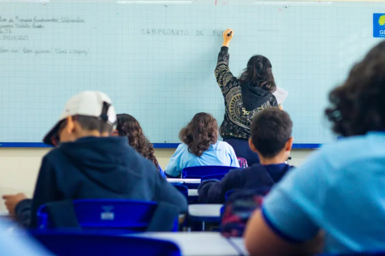 Não à participação da StandWithUs nas formações docentes