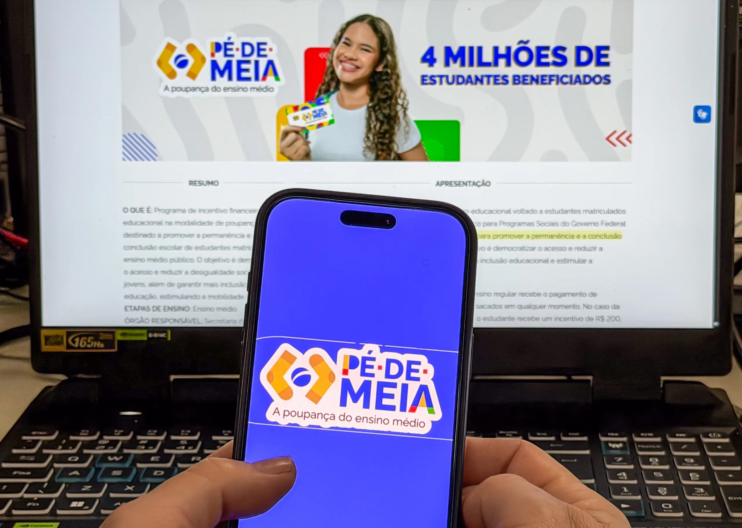O Pé-de-Meia é um programa de incentivo financeiro na modalidade de poupança, criado pelo Governo Federal brasileiro, destinado a estudantes de baixa renda matriculados no ensino médio público. O objetivo principal é reduzir as taxas de evasão escolar e incentivar a conclusão dos estudos