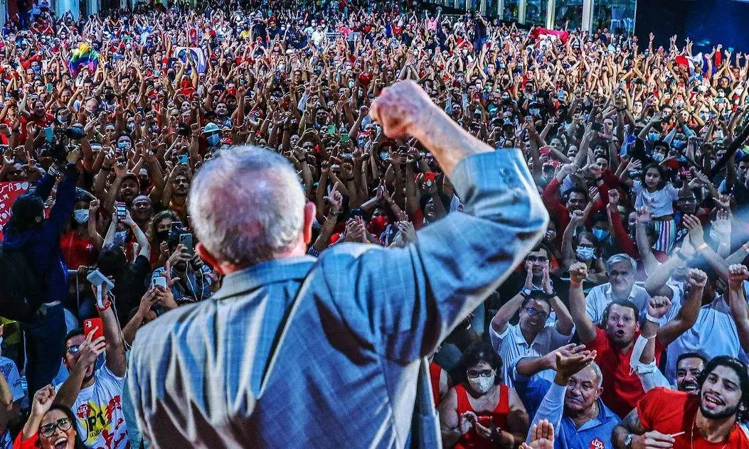Presidente Lula e militantes
