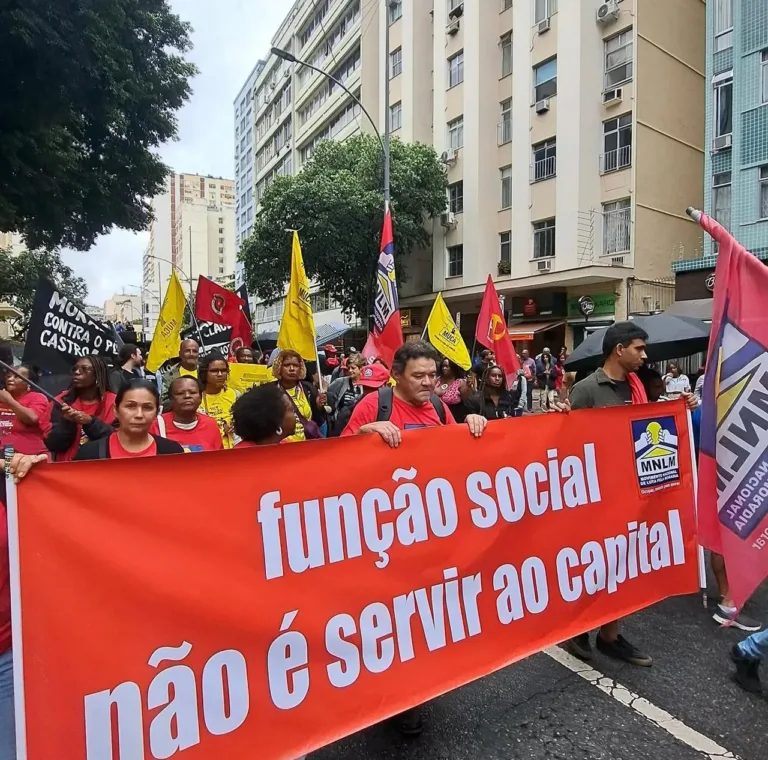 Menos especulação imobiliária e mais moradias populares