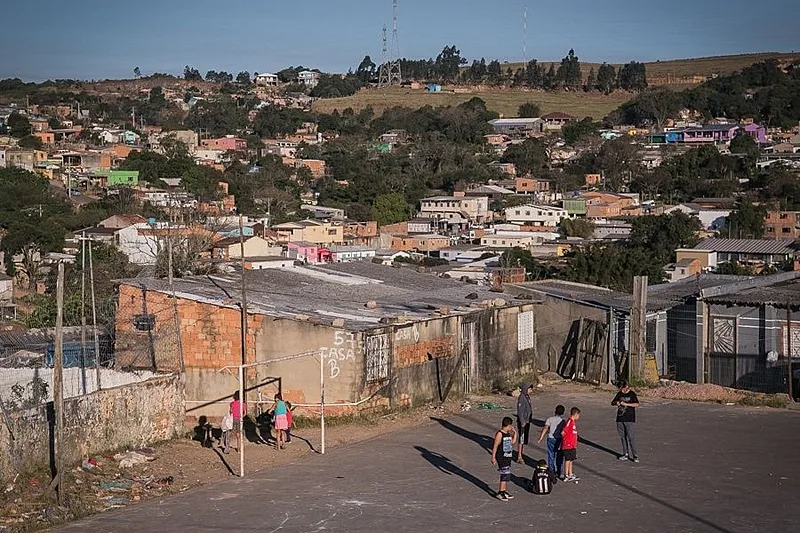 Vereador critica grandes isenções enquanto falta recursos para habitação, saúde e educação