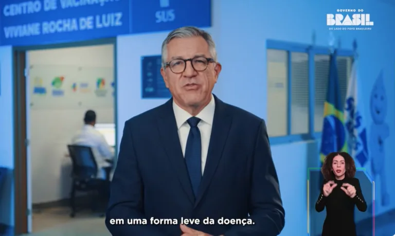 Dia D: 'Vamos vacinar antes de o inverno chegar', diz ministro da Saúde