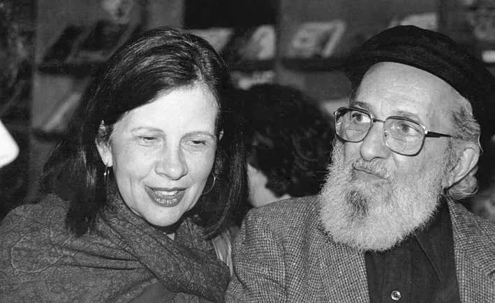 Ana Maria Araújo Freire, conhecida como Dona Nita, viúva, pedagoga, doutora em educação pela PUC de São Paulo e eterna companheira de Paulo Freire, participa do Conversa Bem Viver