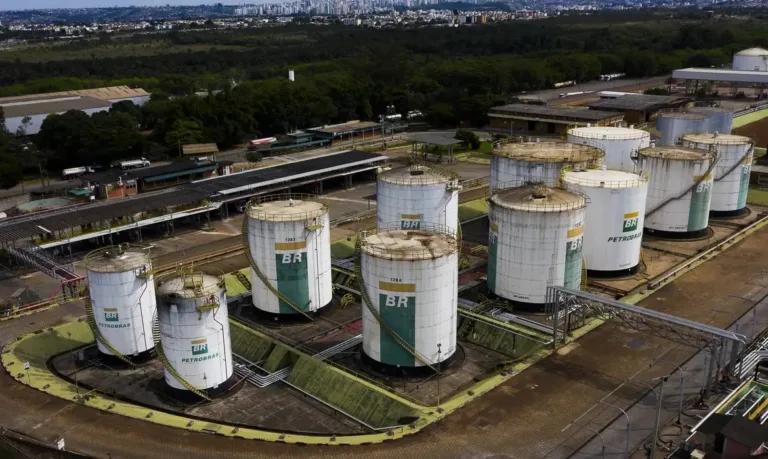 Petrobras descarta aumento de preços mesmo com disparada no valor do petróleo