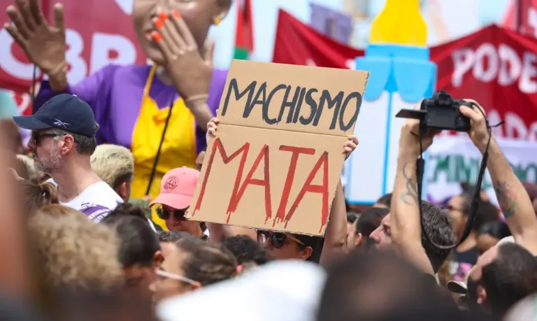Mulheres: luta, resistência, esperança, solidariedade