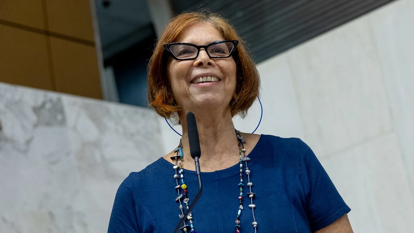 Vera, filha de Rubens Paiva, fala sobre a importância da certidão de óbito para as famílias de desaparecidos políticos