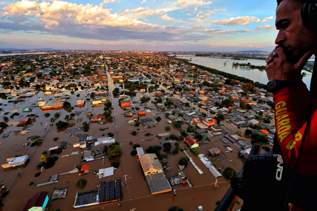 No Sul do Brasil, El Niño costuma provocar aumento expressivo das chuvas, maior frequência de temporais e elevação do risco de cheias de rios e enchentes