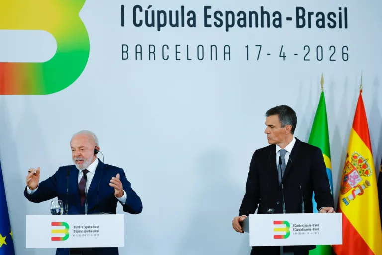 Lula critica big techs e avanço da extrema direita durante a 1ª Cúpula Brasil-Espanha