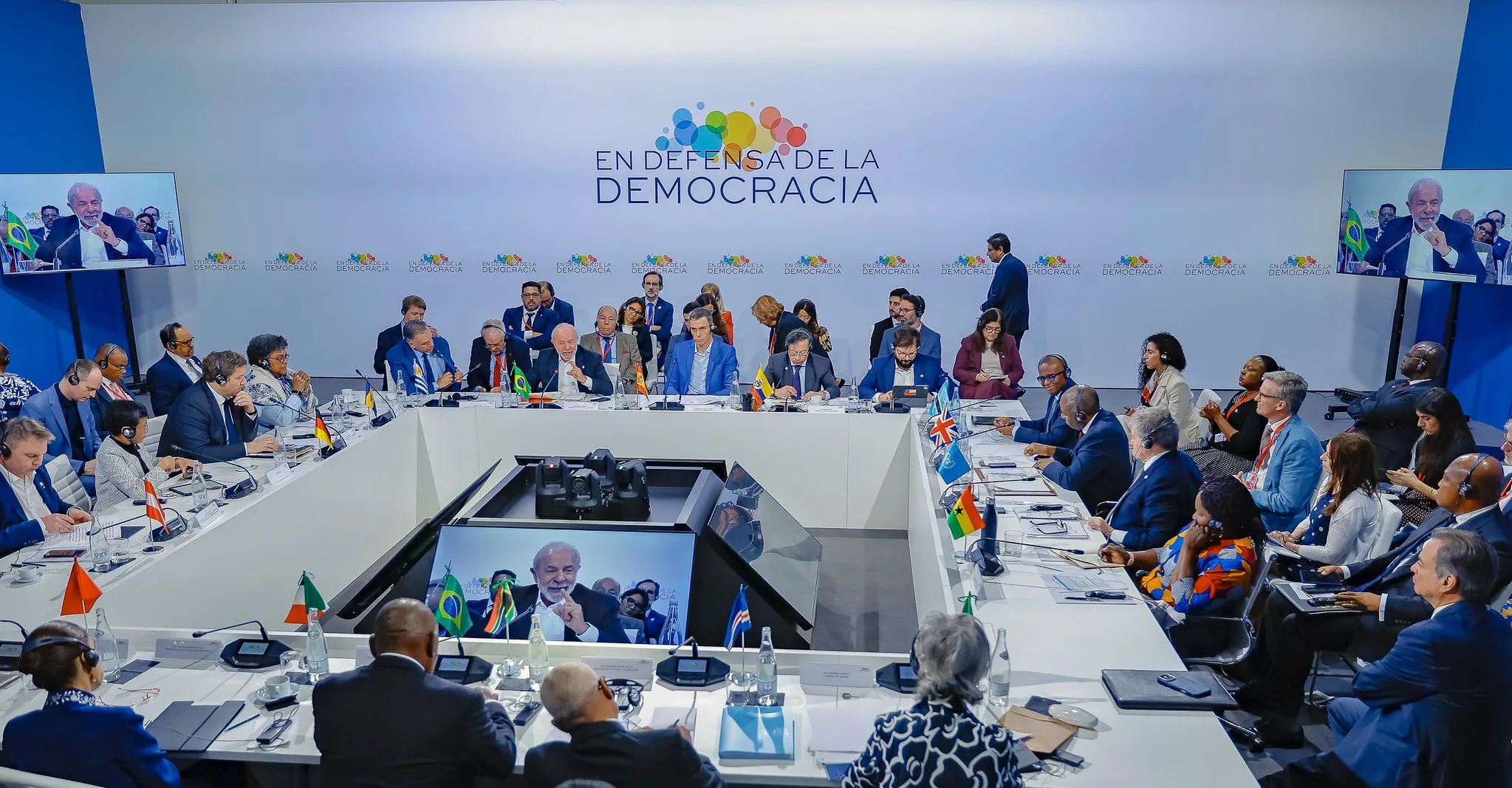 4ª Reunião de Alto Nível do Fórum em Defesa da Democracia, na Espanha