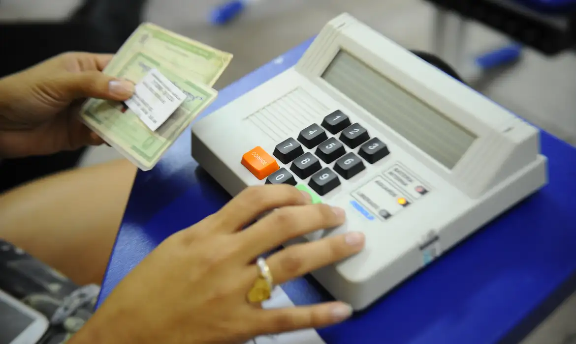 Para resolver pendências eleitorais, basta acessar o serviço eletrônico disponível no site do TSE