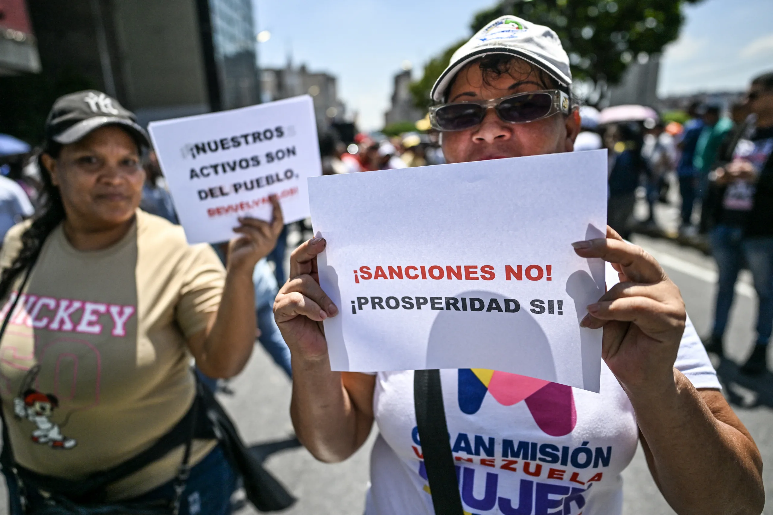 Manifestação em Caracas exige o fim das sanções e a devolução dos ativos venezuelanos sequestrados no exterior.