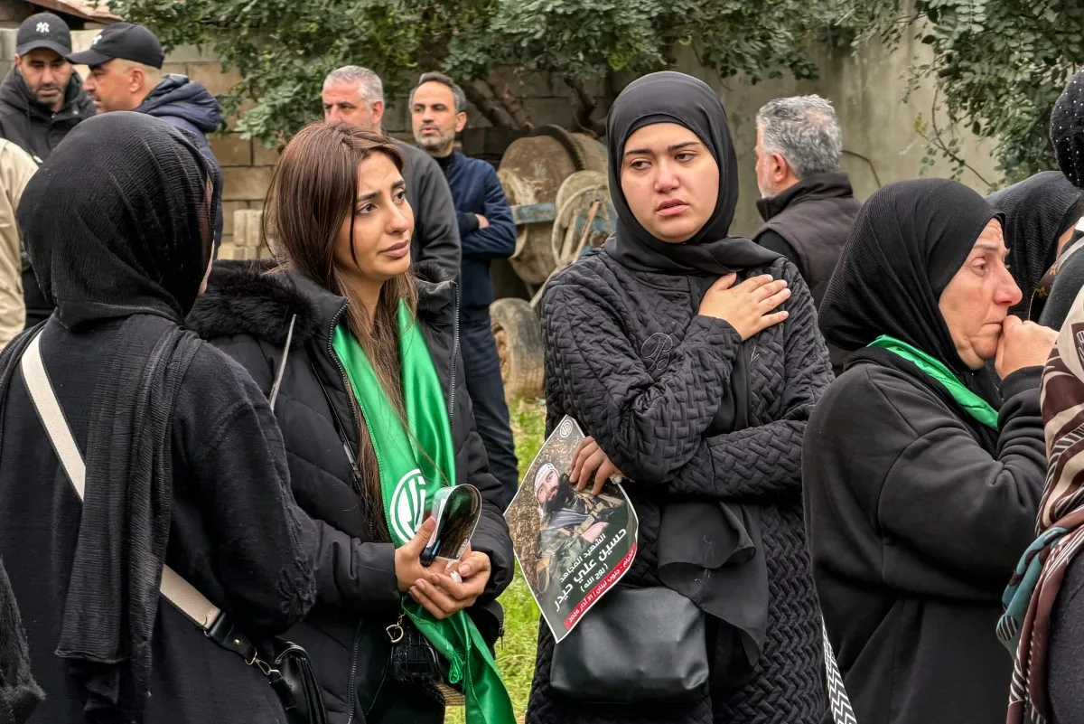 Funeral de militante do Hezbollah no Líbano nesta quinta