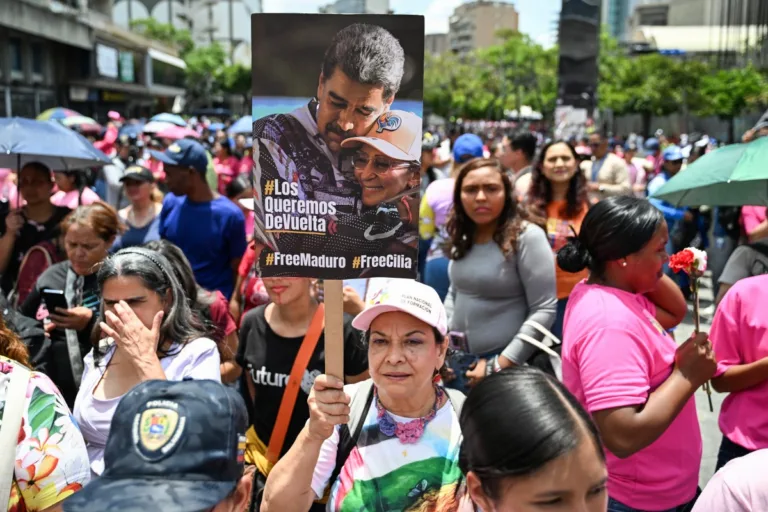 Venezuela obtém autorização para custear defesa de Maduro e Cilia Flores