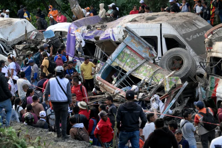 Número de mortos por ataque a bomba na Colômbia chega a 14, com dezenas de feridos