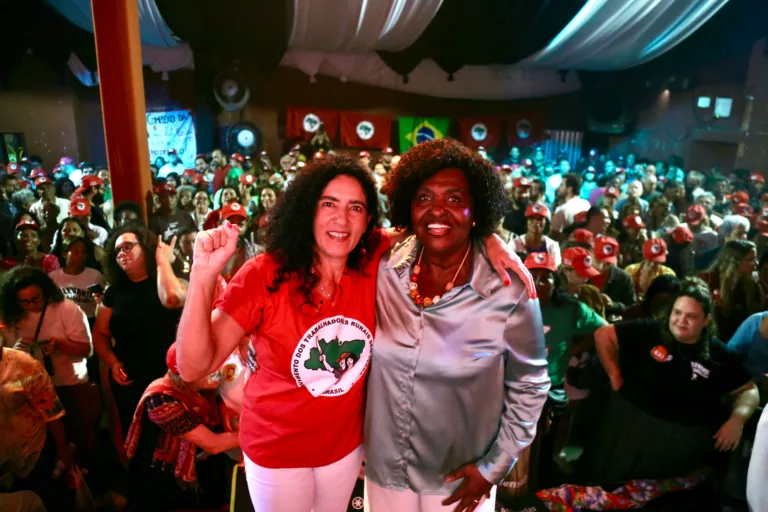 Marina do MST reúne 1,5 mil pessoas em lançamento da pré-candidatura à reeleição na Alerj