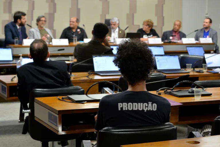 Regulamentação do trabalho cultural avança no Brasil e expõe urgência de um novo marco legal