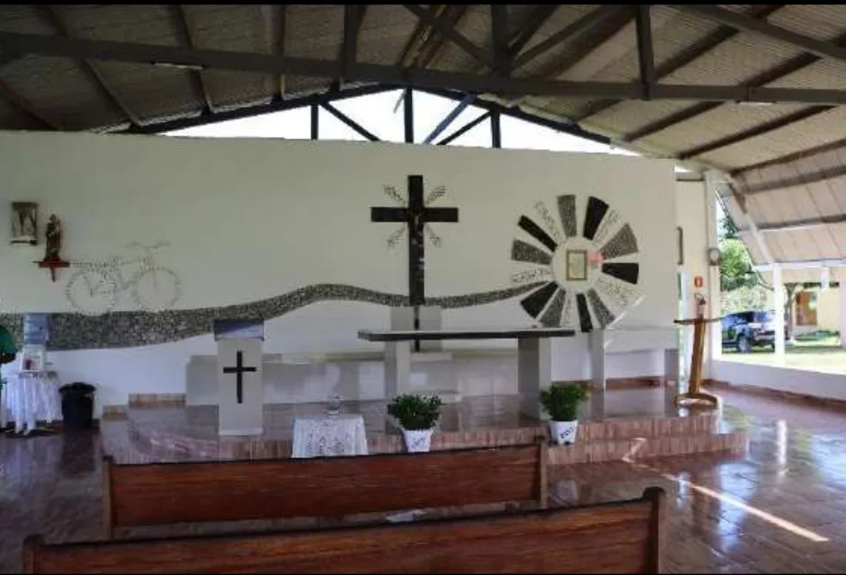 Área que se assemelha a uma capela na comunidade terapêutica