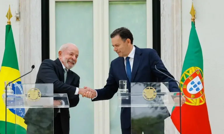 Ao lado de Lula, premiê português minimiza xenofobia e elogia parceria econômica com o Brasil