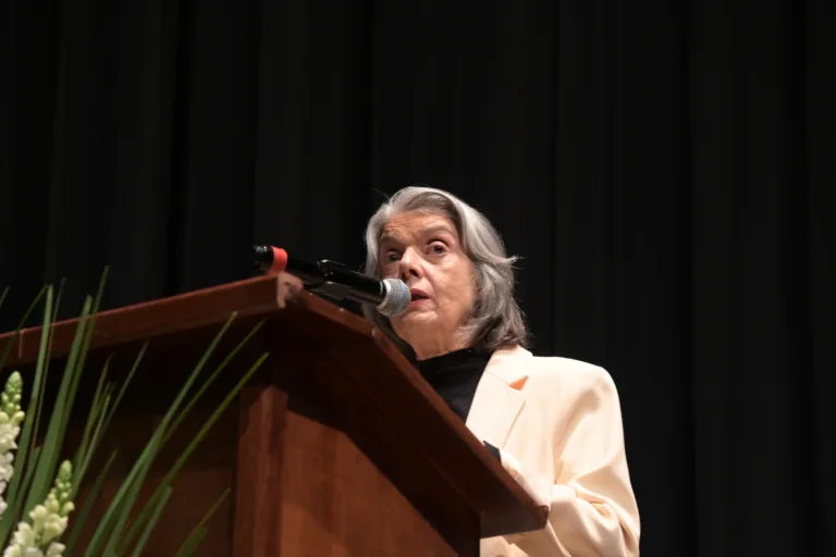 ‘O Brasil não tem de ser uma dor, pode ser modelo de sociedade’, diz Cármen Lúcia em aula magna