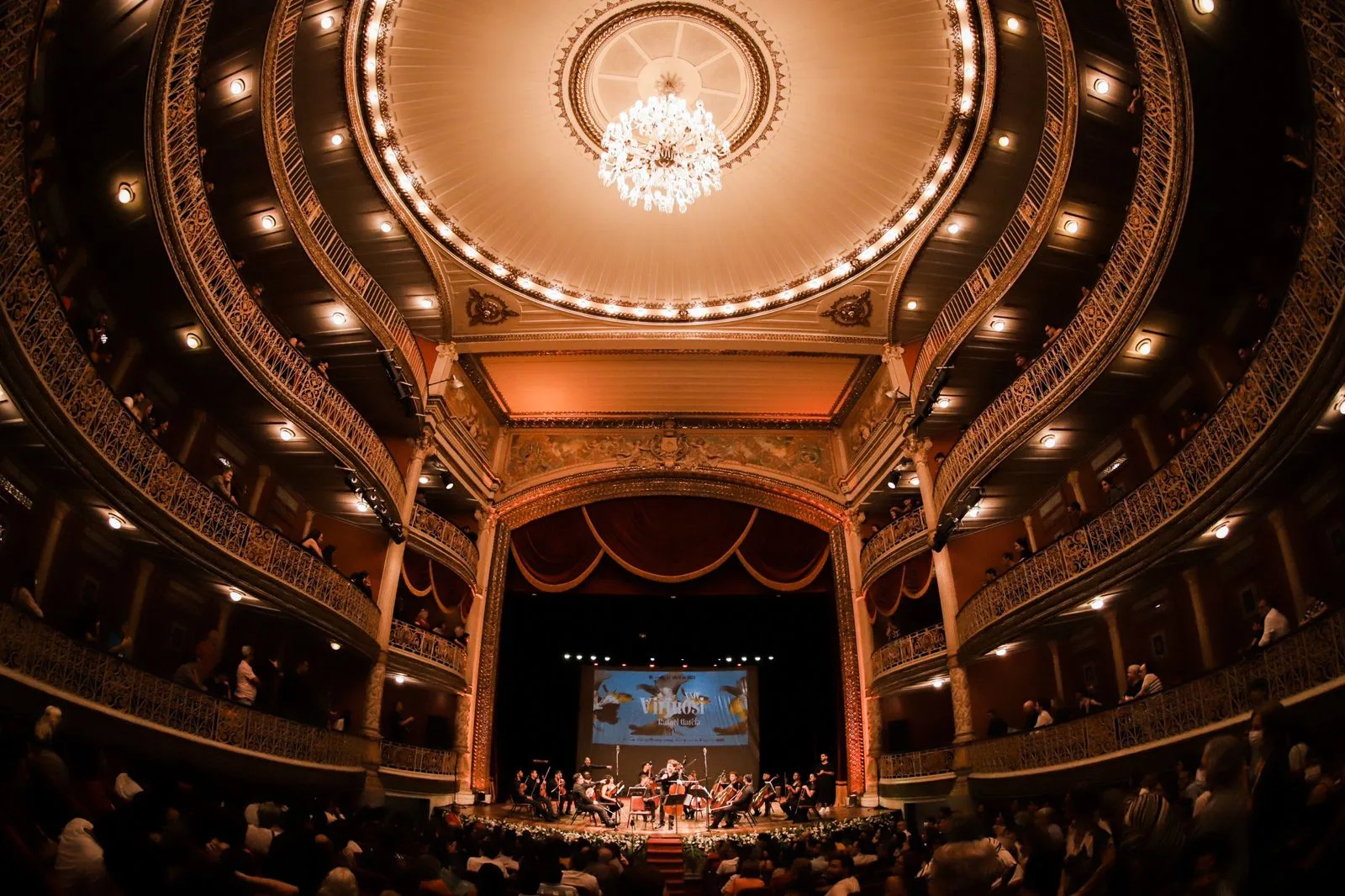 Teatro Santa Isabel recebe mais uma vez o festival