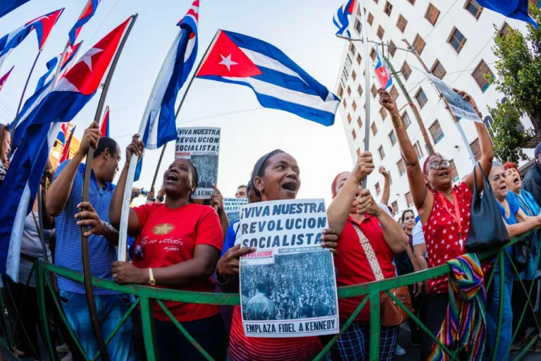 'Cuba não se rende': ato celebra 65 anos da declaração do caráter socialista da Revolução