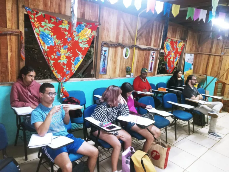 Cursinho popular em quilombo fortalece acesso à universidade e articula educação e território