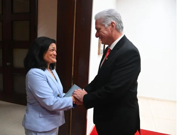 Miguel Díaz-Canel e Pramila Jayapal