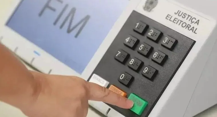 O levantamento ouviu 1.002 eleitores, com 16 anos ou mais, entre os dias 24 e 28 de abril em todo o território cearense.
