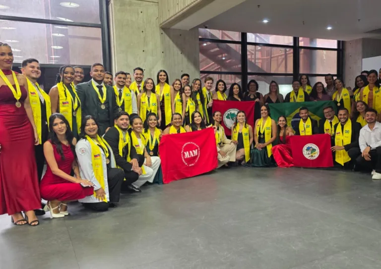 Brasileiros formados em Medicina na Venezuela se preparam para regressar ao Brasil