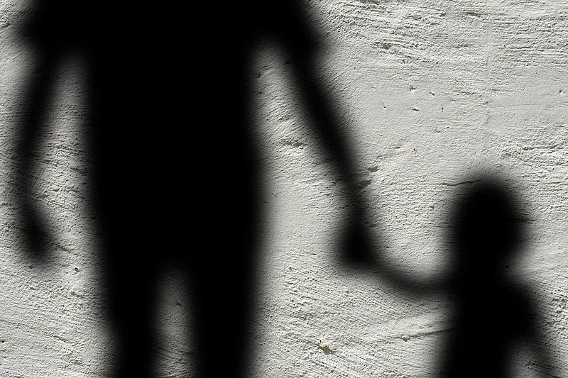 Caso envolvendo absolvição de réu por estupro de vulnerável no DF leva deputado a acionar o CNJ e questionar decisão judicial.