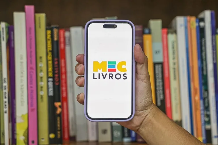O MEC Livros foi organizado a partir de critérios que valorizam a diversidade literária, cultural e linguística